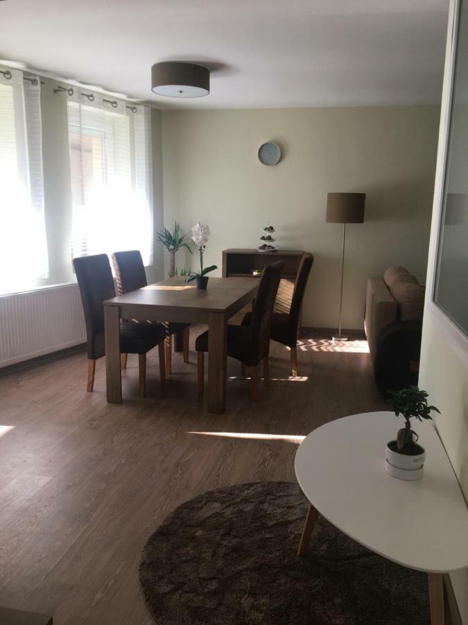 Апартаменты Pisztacia Apartman Эгер Экстерьер фото