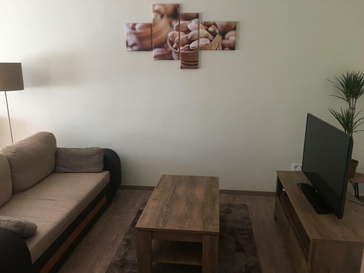 Апартаменты Pisztacia Apartman Эгер Экстерьер фото