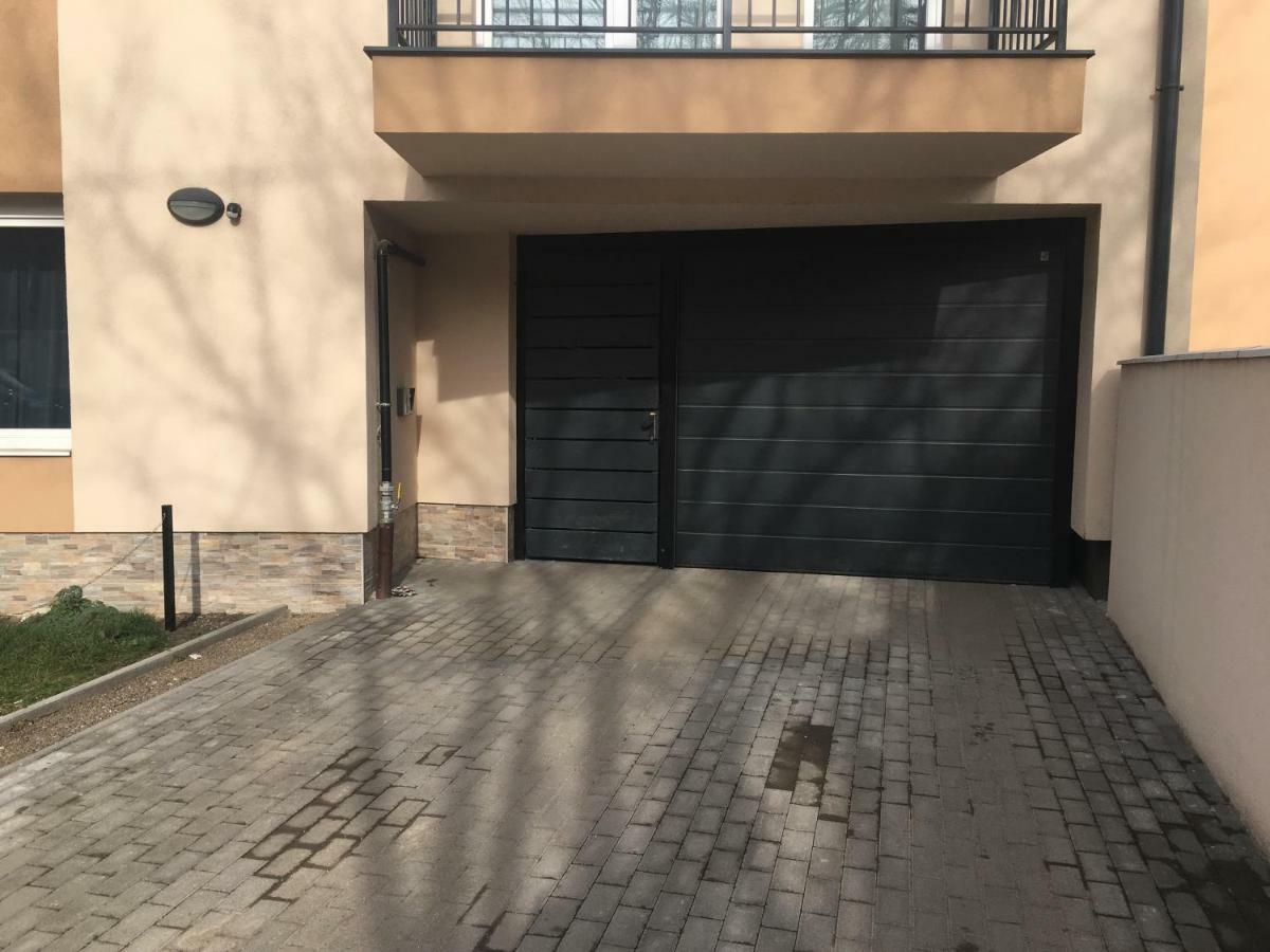 Апартаменты Pisztacia Apartman Эгер Экстерьер фото