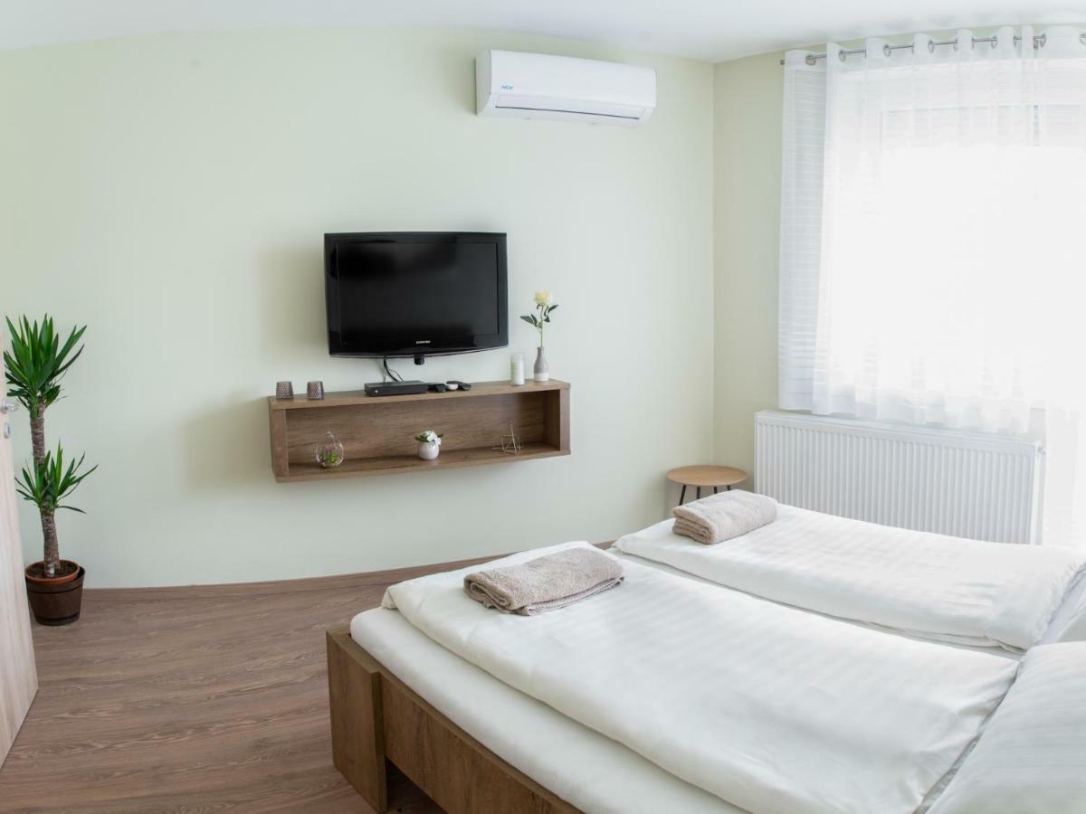 Апартаменты Pisztacia Apartman Эгер Экстерьер фото