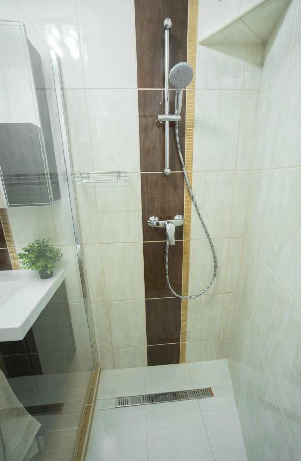 Апартаменты Pisztacia Apartman Эгер Экстерьер фото