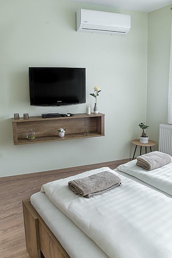 Апартаменты Pisztacia Apartman Эгер Экстерьер фото